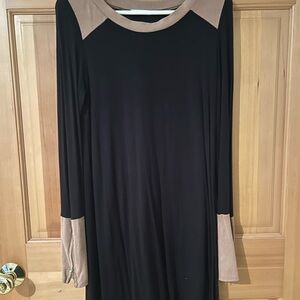 Elegant Black and Tan Long Sleeve Dress